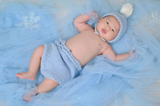 巴音郭楞蒙古摸孕妇肚子沾喜气
